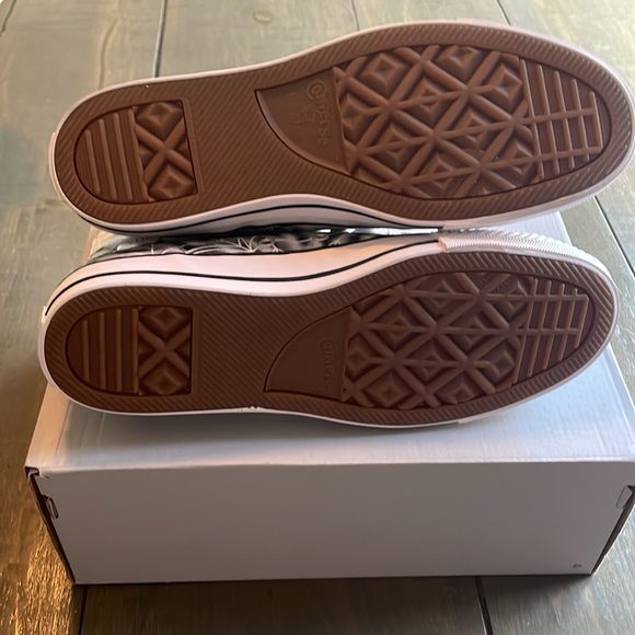 NEW Converse CTAS Pro - Never Worn - Picture 3 of 4